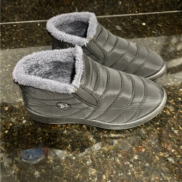 BJ Womens Fashionbanana Black Quilted Ankle Bootie 41/ 10.5 Waterproof Slip-On - Picture 7 of 12